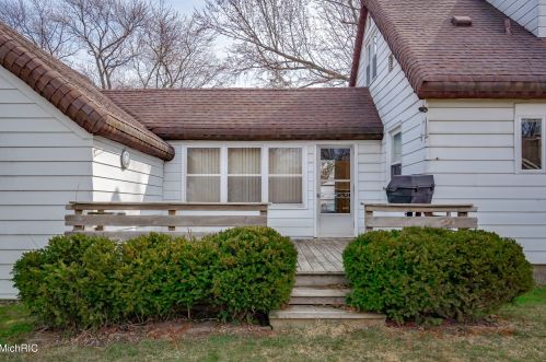 1423 Parkhurst Ave, Grand Rapids MI 49504-2646 exterior