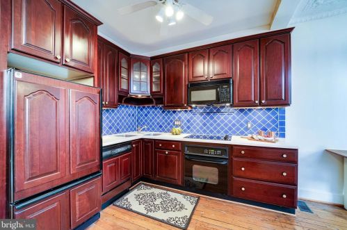 1303 Prince St, Alexandria VA 22314-2913 exterior