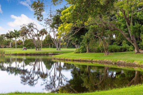 108 Wilderness Dr, Naples FL 34105-2641 exterior