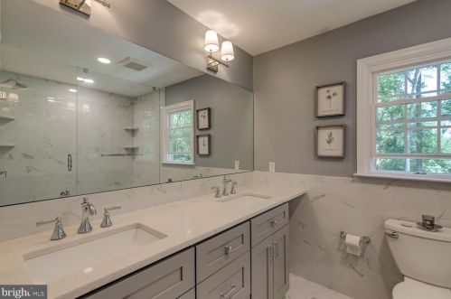 5 Lakewood Dr, Media PA exterior