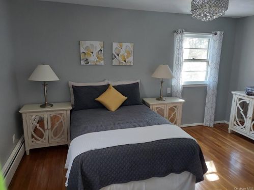 72 Stuart Dr, Poughkeepsie NY 12603-4714 exterior