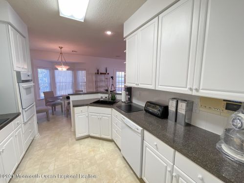 26 Symphony Ave, Berkeley Township NJ 08721-1956 exterior