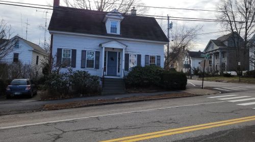 69 Centre St, Concord, NH 03301-4228