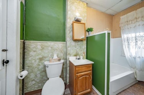 54 Revere St, Springfield MA 01108-1314 exterior