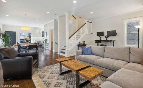 2425 Pensacola Ave, Chicago IL  60618-1607 exterior