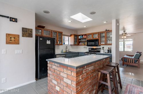 2221 2 St, Tucson AZ 85711-1058 exterior