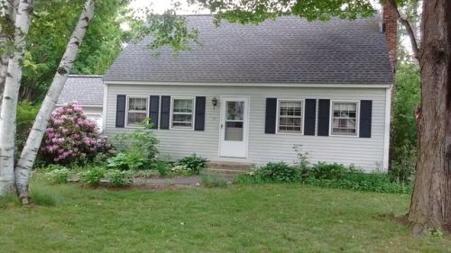 7 Yale St, Concord, NH 03301-2335