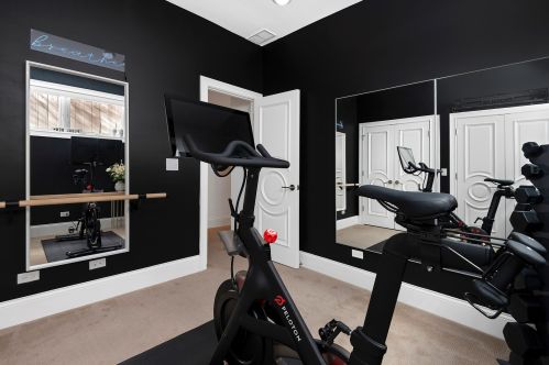 1131 Lill Ave, Chicago IL 60614-2296 exterior