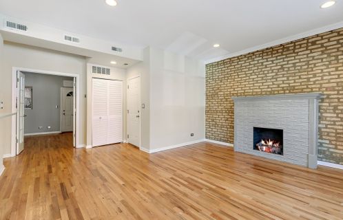 1517 Jonquil Ter, Chicago, IL 60626-1216