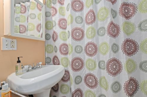 2710 Lawndale Ave, Chicago IL 60655-3312 exterior