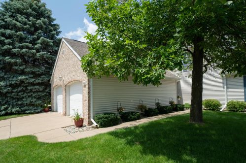 2915 Hunters Pl, Kalamazoo, MI 49048-6154