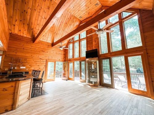 334 Ledge Rd, Killingly, CT 06241-1908