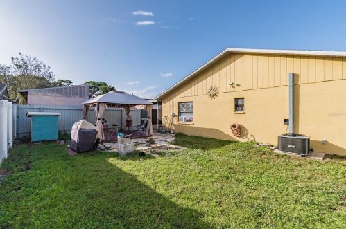 3804 Crawford St, Tampa FL 33614-3965 exterior