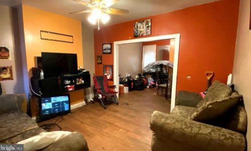 3503 8th St, Philadelphia, PA 19140-4418