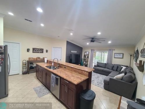 1970 Jamesport Dr, Fort Pierce FL  34953-4377 exterior