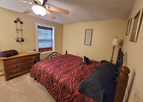 42 Modena Dr, Concord NH 03303-1547 exterior