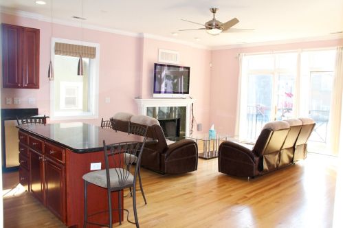 7325 Oakley Ave, Chicago, IL 60636-3633