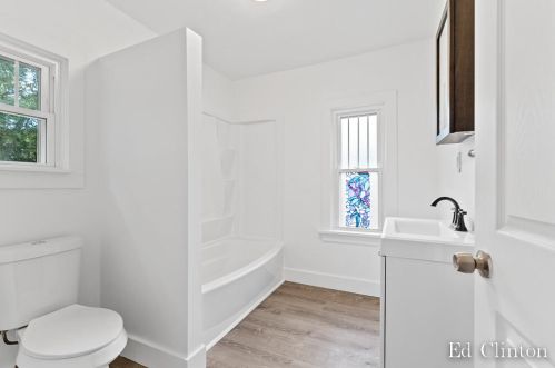 887 Barney Ave, Meskegon MI 49444-0017 exterior