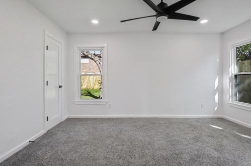 2521 Amelia St, Dallas TX  75235-8222 exterior