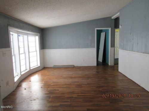 50008 14th Ave, Grand Junction, MI 49056-8401