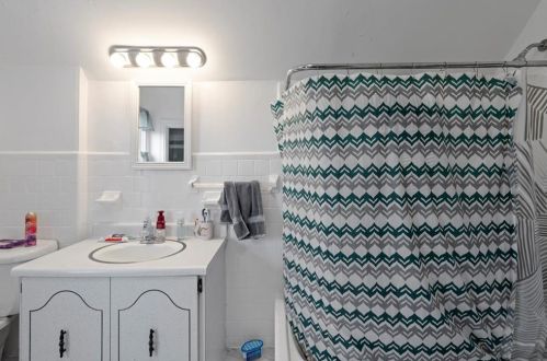 113 Oakland Ave, Providence RI 02908-3632 exterior