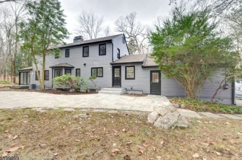 462 Laurel Ln, Kinnelon NJ  07405-3122 exterior