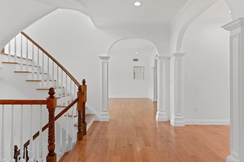 100 Whippoorwill Rd, Armonk NY  10504-1463 exterior