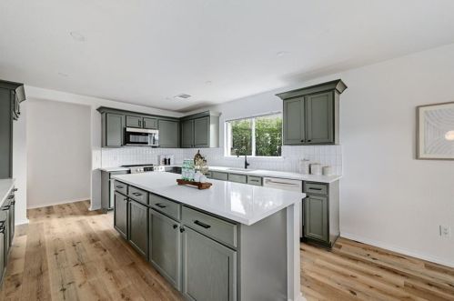 8029 Evadean Cir, Austin TX 78745-8004 exterior