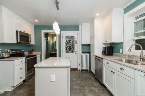 17 Randolph Ave, Poughkeepsie NY 12603-3312 exterior