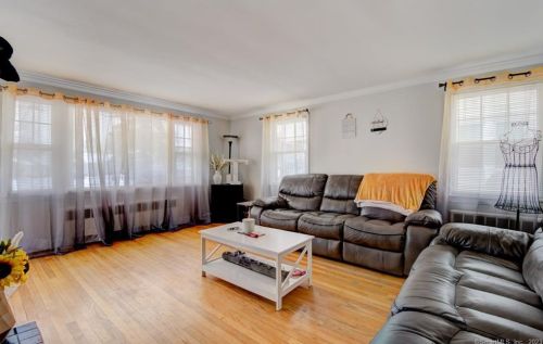 94 Hillcrest Ave, New Britain CT  06053-2539 exterior