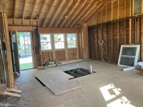 9 Shelton Ave, Trenton NJ  08618-1818 exterior