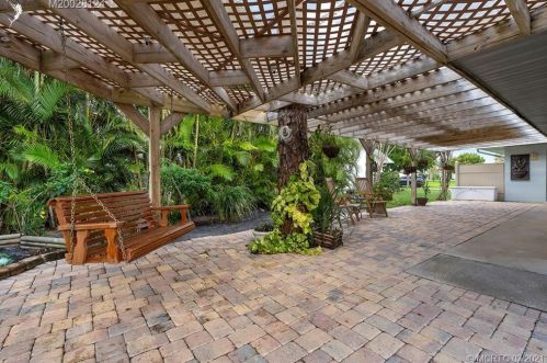 1460 Sunshine, Fort Pierce FL 34952-6009 exterior