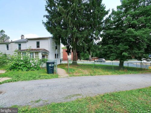 54 Upland Ave, Chester PA 19015-2427 exterior