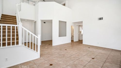 2940 Nau Ave, Tustin CA 92782-3377 exterior