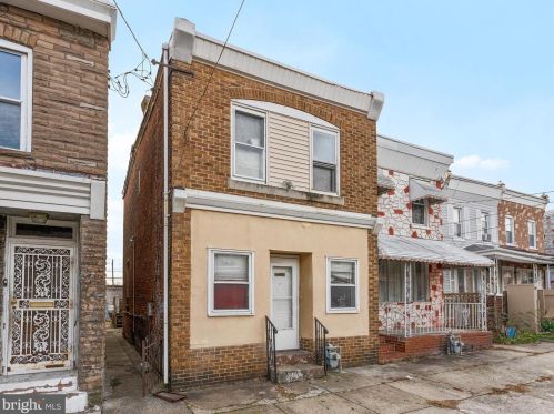 911 7th St, Chester, PA 19013-3522