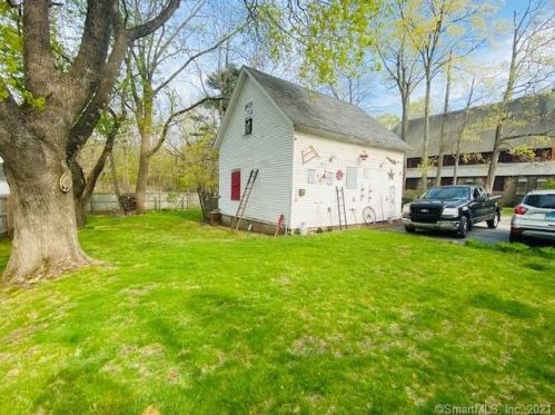 262 Broad St, Killingly CT 06239-3600 exterior