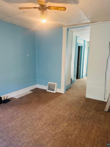 1204 3rd St, Duluth, MN 55805-3947