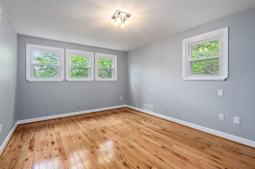 3927 Blvd Dr, Pittsburgh PA 15217-2619 exterior