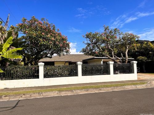 4765 Moa St, Honolulu, HI 96816-5406