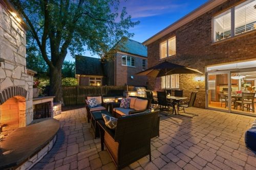 853 Linden Ave, Elmhurst IL 60126-5312 exterior