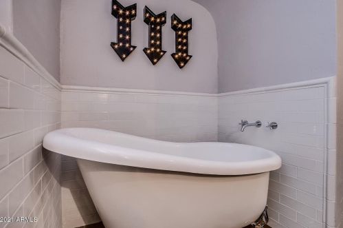 315 Edgemont Ave, Phoenix AZ 85035-1808 exterior