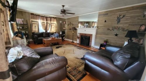 100 Broad St, Killingly, CT 06239-3603