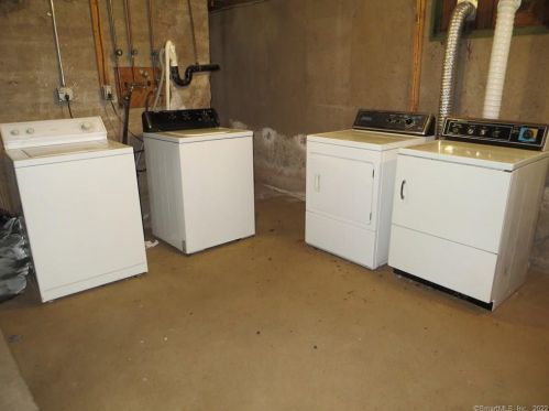 18 Earl St, Manchester CT  06040-4336 exterior