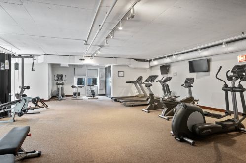 950 Monroe St, Chicago IL 60607-2788 exterior