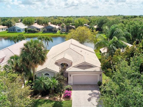 7418 Kea Lani Dr, Boynton Beach, FL 33437-7194