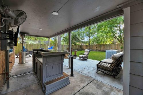 19507 Frst Fern Dr, Humble TX 77346-1960 exterior