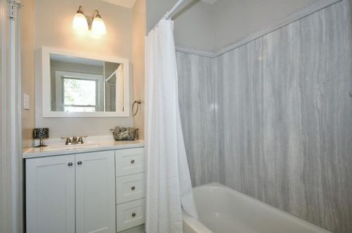 53 Calhoun Ave, Pittsburgh PA  15210-3635 exterior