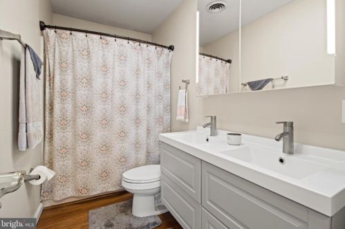 123 Bliss Ln, Glen Burnie MD 21060-7359 exterior