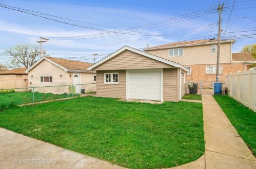 5904 59th St, Chicago IL 60629-3620 exterior