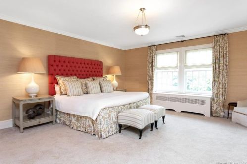 56 Calhoun Dr, Greenwich CT 06831-4405 exterior